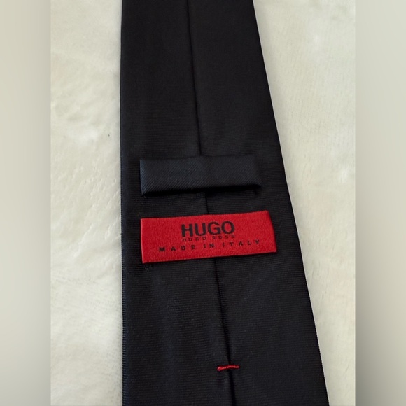 Hugo Boss Designer Solid Black Silk Tie - Picture 2 of 5